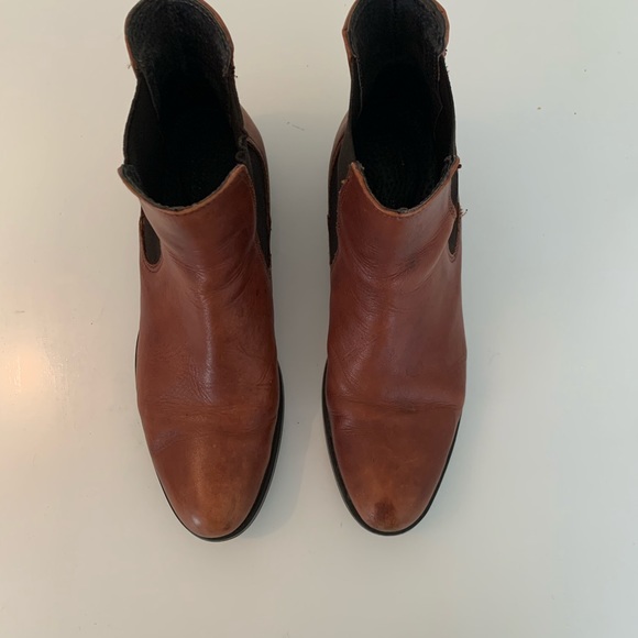 Browns Chelsea Boots - Picture 2 of 3